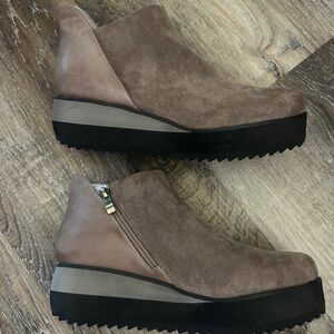 Women's Antelope taupe Suede Platform Ankle Boots